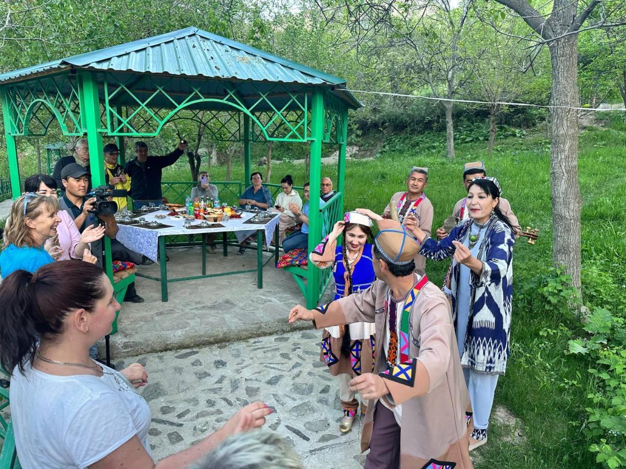 Hayat Guesthouse Nuratau Mountain Yukary-Ukhum エクステリア 写真