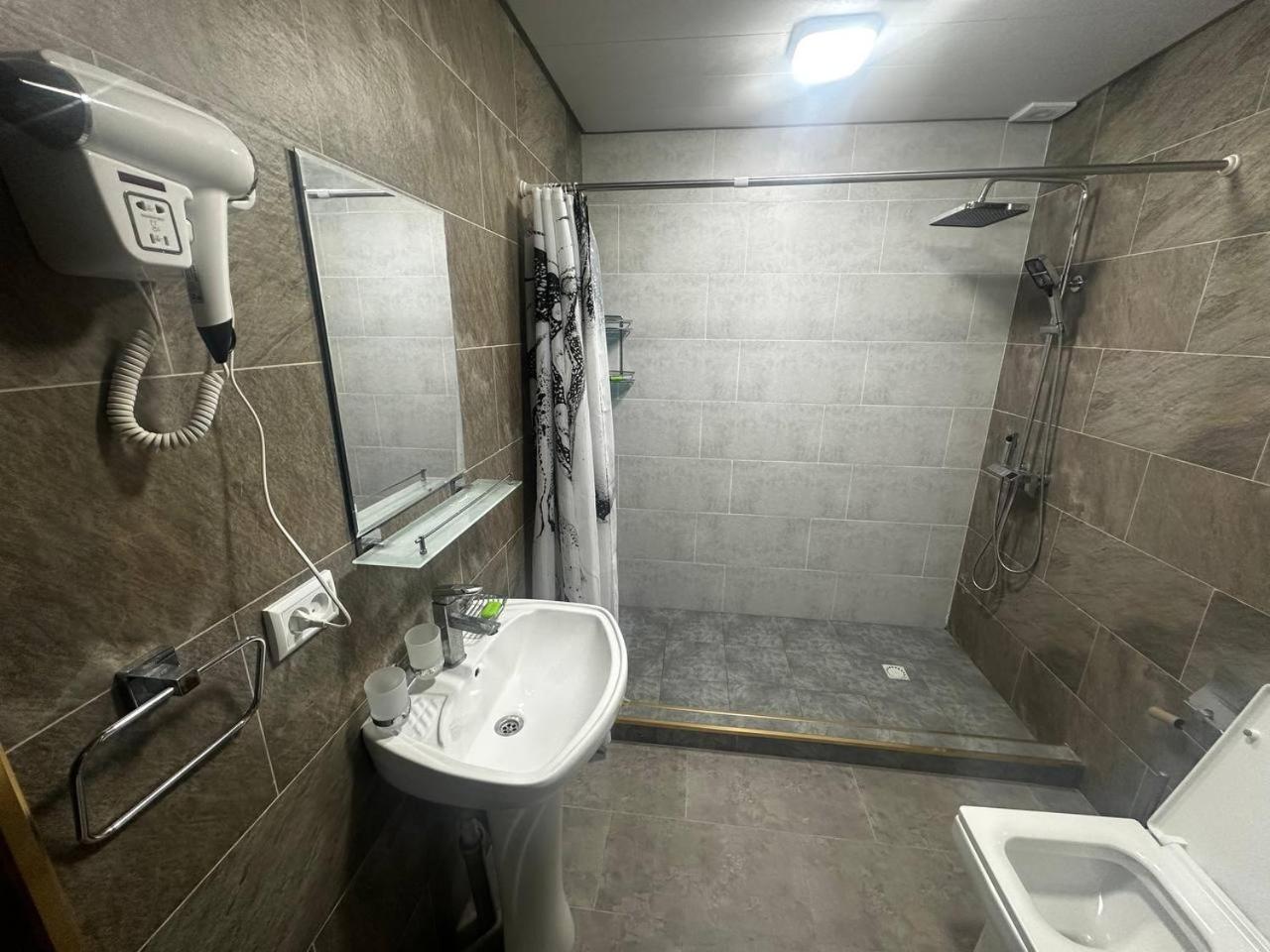 Hayat Guesthouse Nuratau Mountain Yukary-Ukhum エクステリア 写真